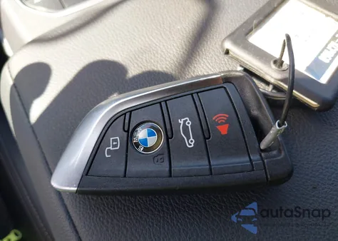 2025 BMW 3 Series 330I xDrive z USA, uszkodzony, nr VIN 3MW89CW09S8F30815